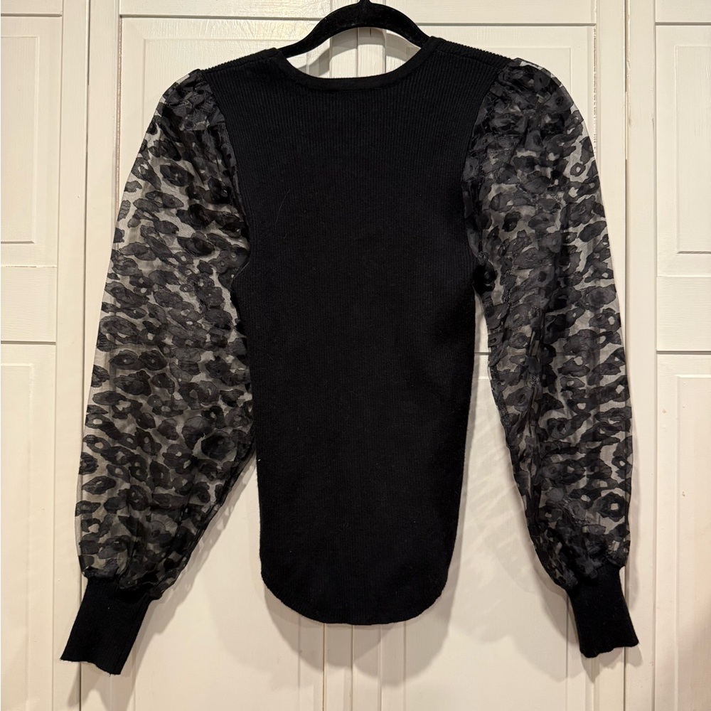 Entro size small like new condition - Picture 4 of 4